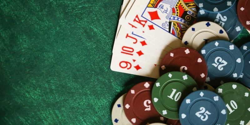 12 mẹo đánh poker thực tế và hiệu quả bạn nên áp dụng